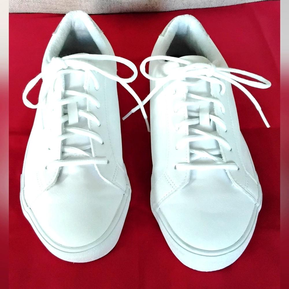 Womens US Sports White Lace-Up Sneakers